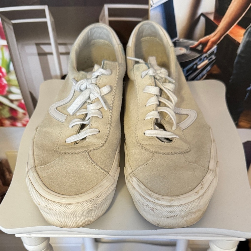 Vans Originals Suede Sneakers in Off-White and Light Gray